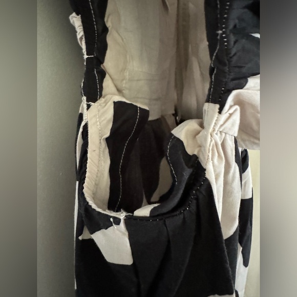 Abercrombie Women’s Black/Cream One Shoulder Cut Out Dress in Medium or Large - Picture 7 of 13